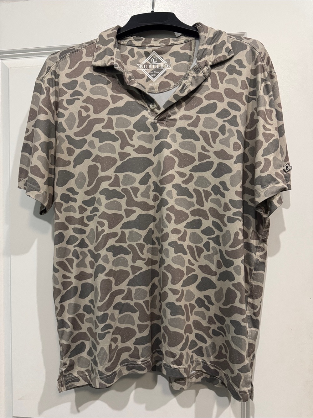 BURLEBO Men’s Short-Sleeve Polo in Taupe and Brown Camo